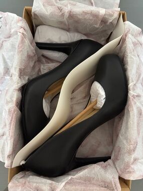 Jessica Simpson Calie Black Round Toe High Heel Pumps